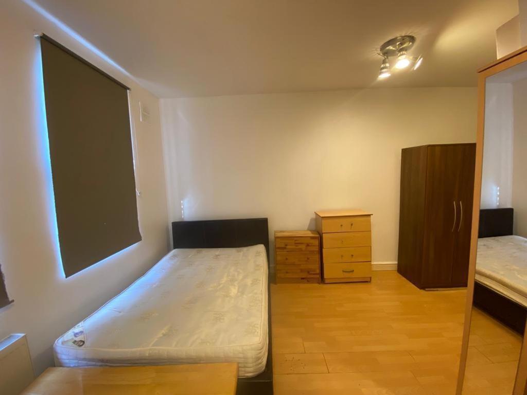Golders Way Rooms London Ngoại thất bức ảnh