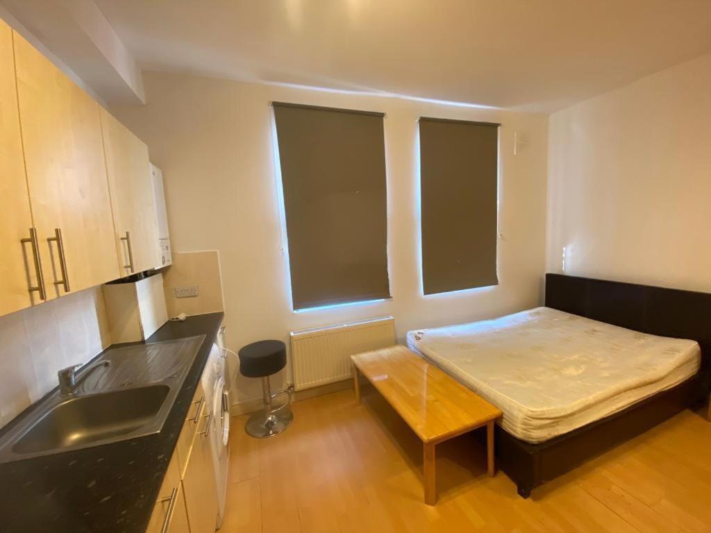 Golders Way Rooms London Ngoại thất bức ảnh
